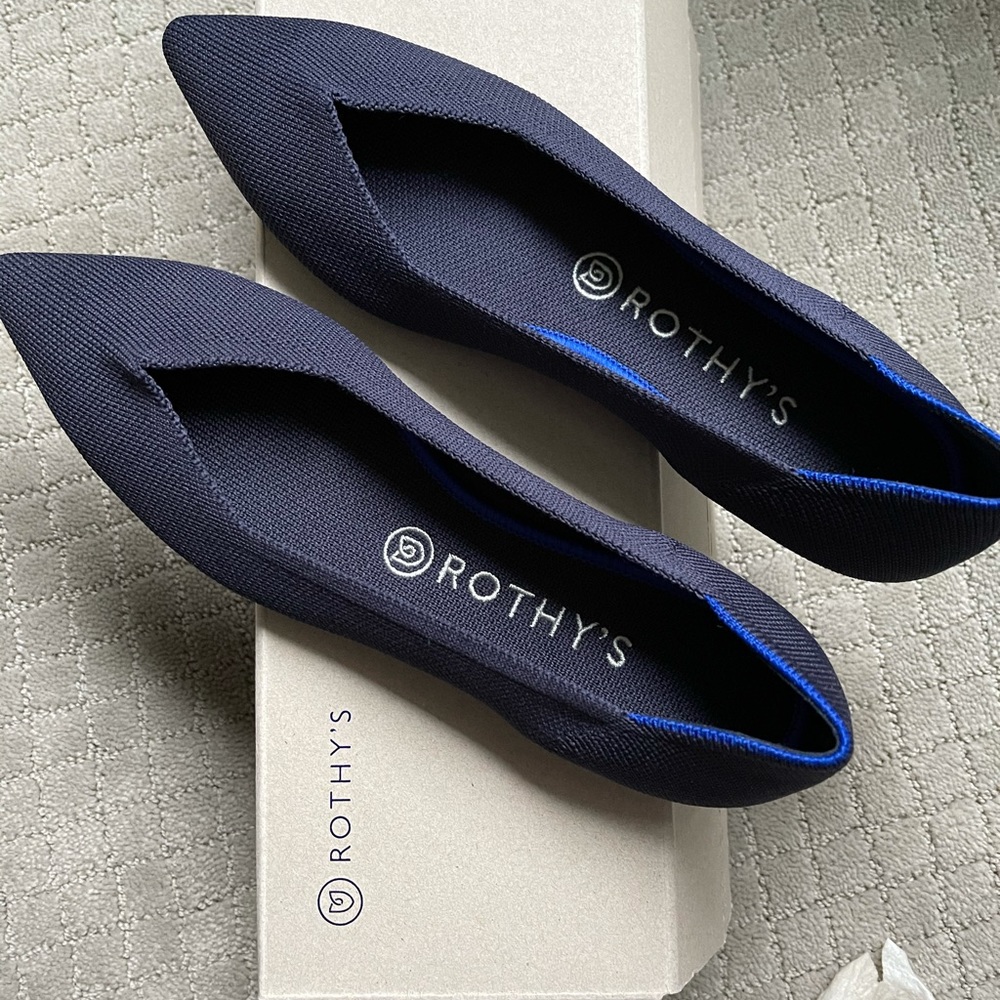 NWT Navy Rothy’s Point 9.5